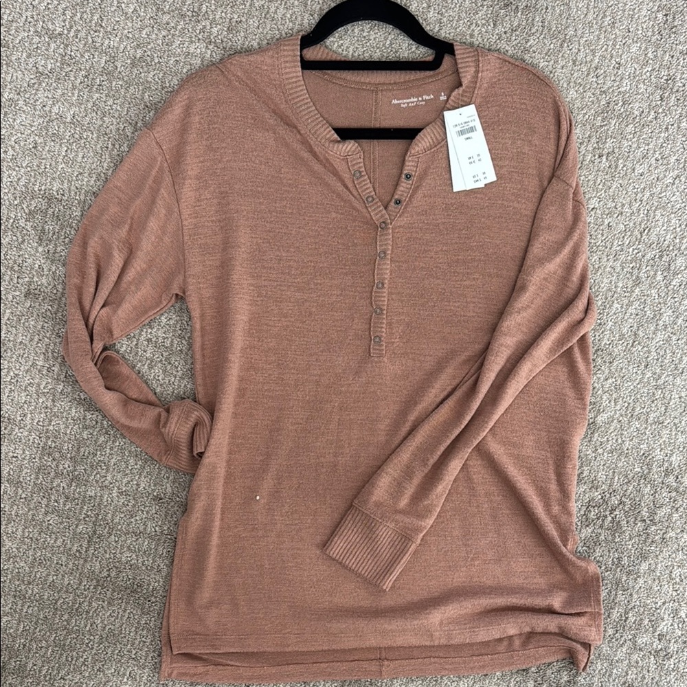 NWT Abercrombie & Fitch Long Sleeve soft Henley
